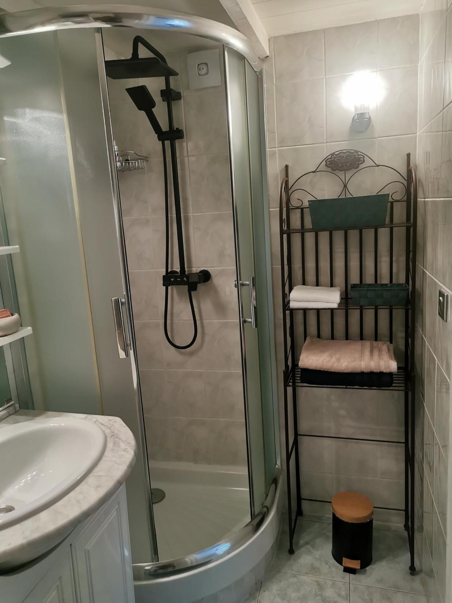 Le Jardin De Mae Apartman Bouc-Bel-Air Kültér fotó