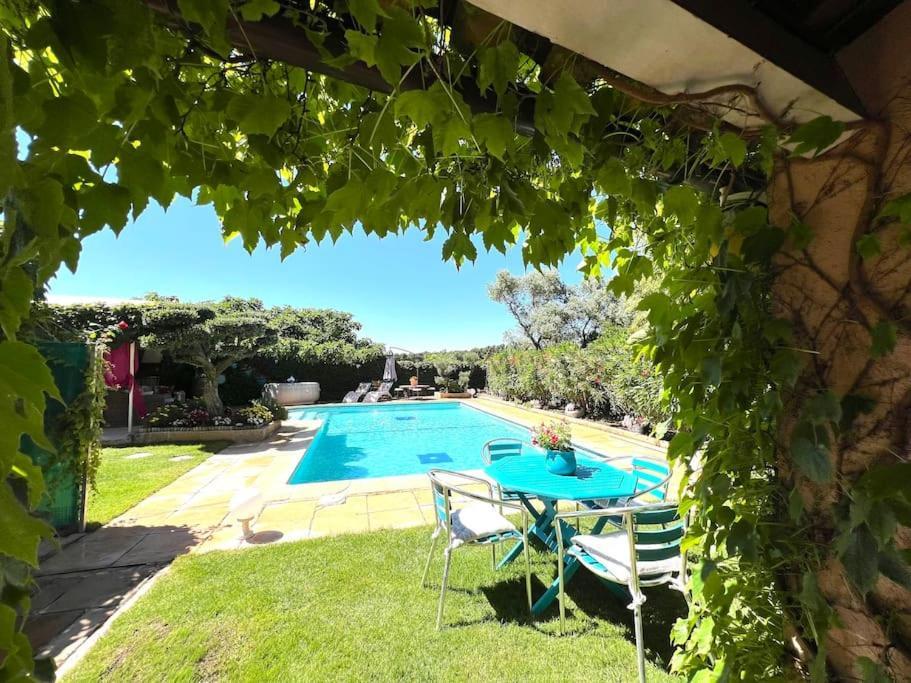 Le Jardin De Mae Apartman Bouc-Bel-Air Kültér fotó