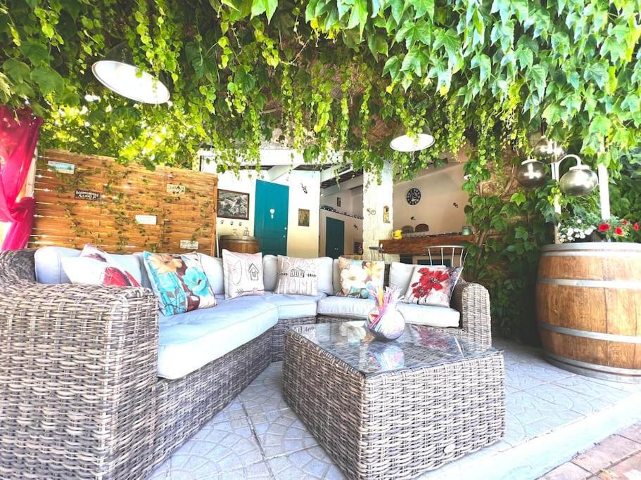 Le Jardin De Mae Apartman Bouc-Bel-Air Kültér fotó